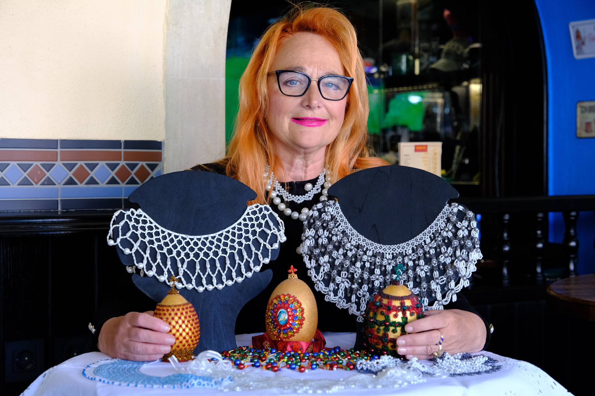 Zagreb: Jadranka Bagladi ukrašava pisanice perlicama