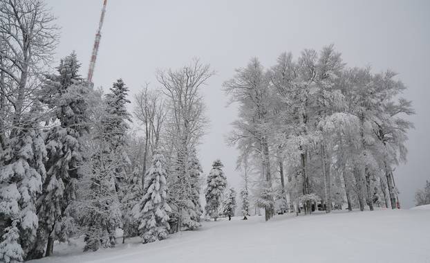 Zagreb: Započela skijaška sezona na Sljemenu 