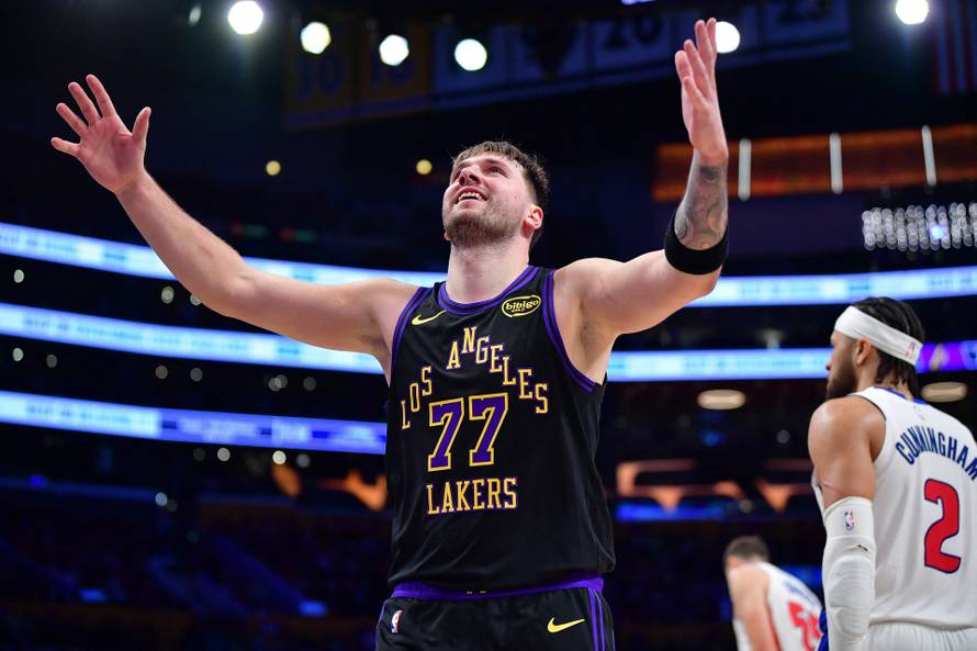 NBA: Detroit Pistons at Los Angeles Lakers