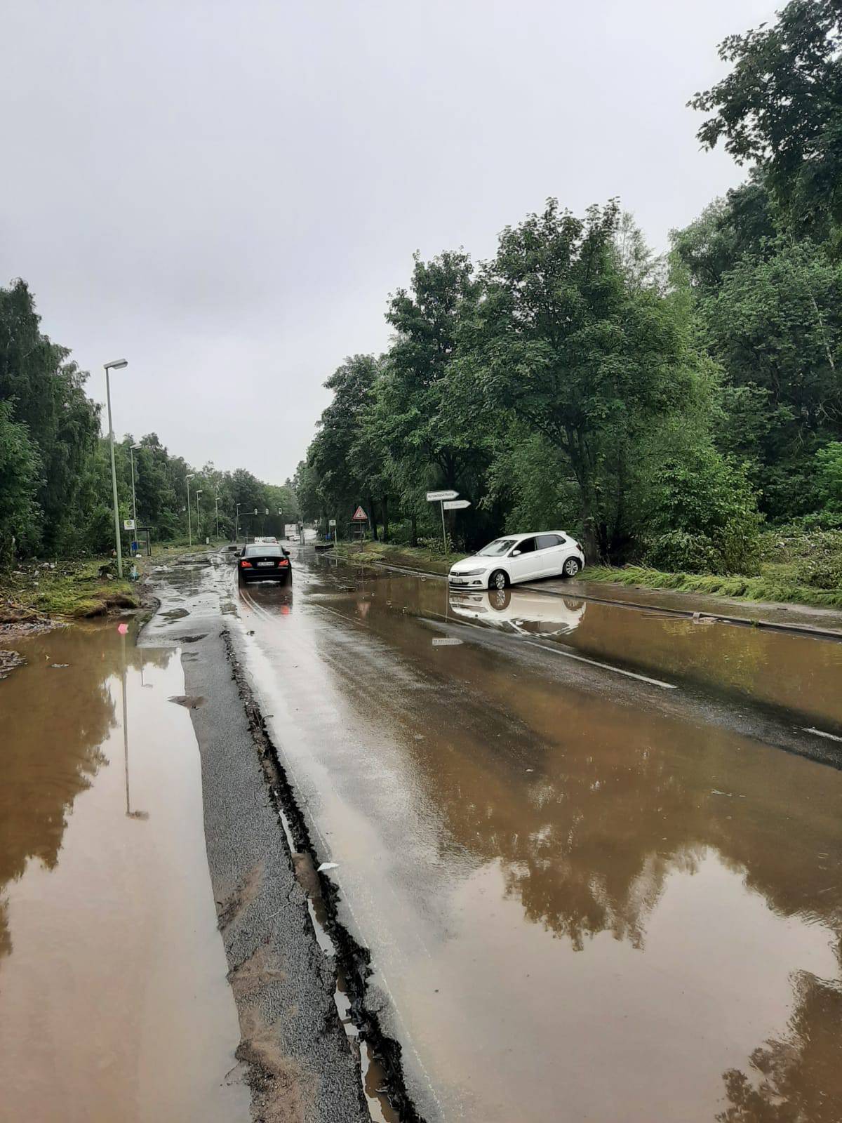 Hrvat u Njemačkoj: 'Nemamo struje, auto je uništen. Sad nam ispumpavaju vodu iz zgrade...'