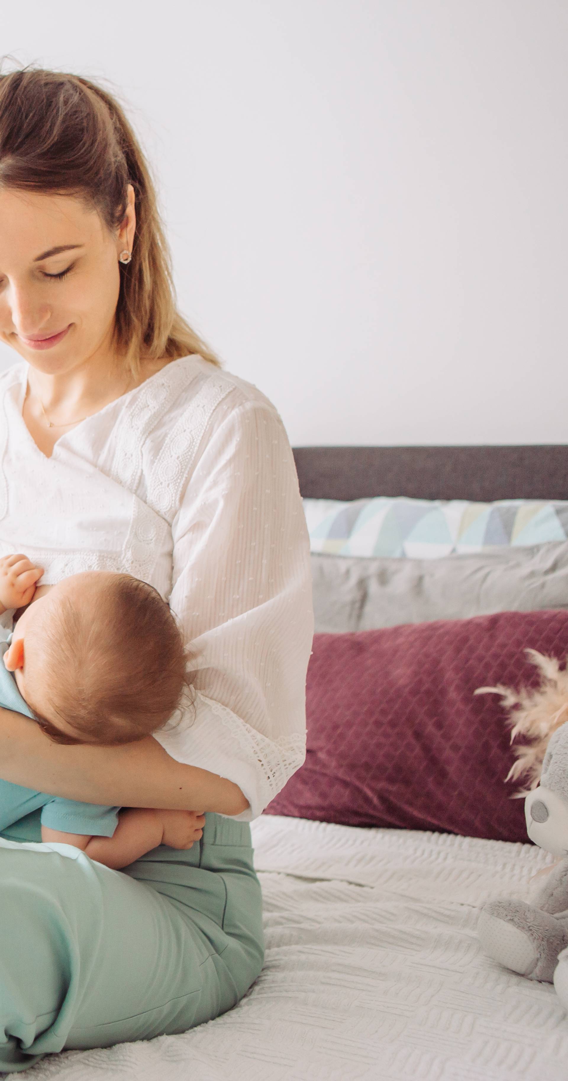 Mitovi i istine: Bebu pustite da siše koliko želi i kad god želi