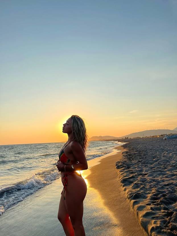 FOTO Ova srpska influencerica više je od 'lijepog lica', a radila je i kao 'sezonac' u Hrvatskoj