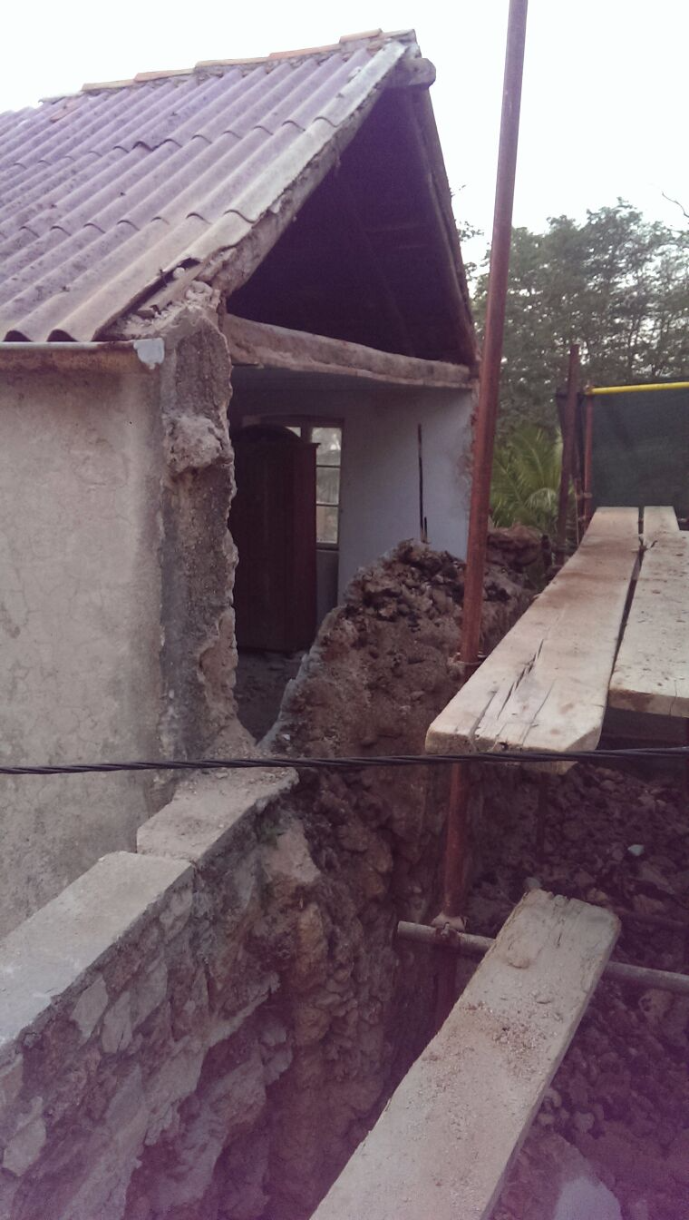 Glavna tajnica u ministarstvu graditeljstva bakici srušila zid