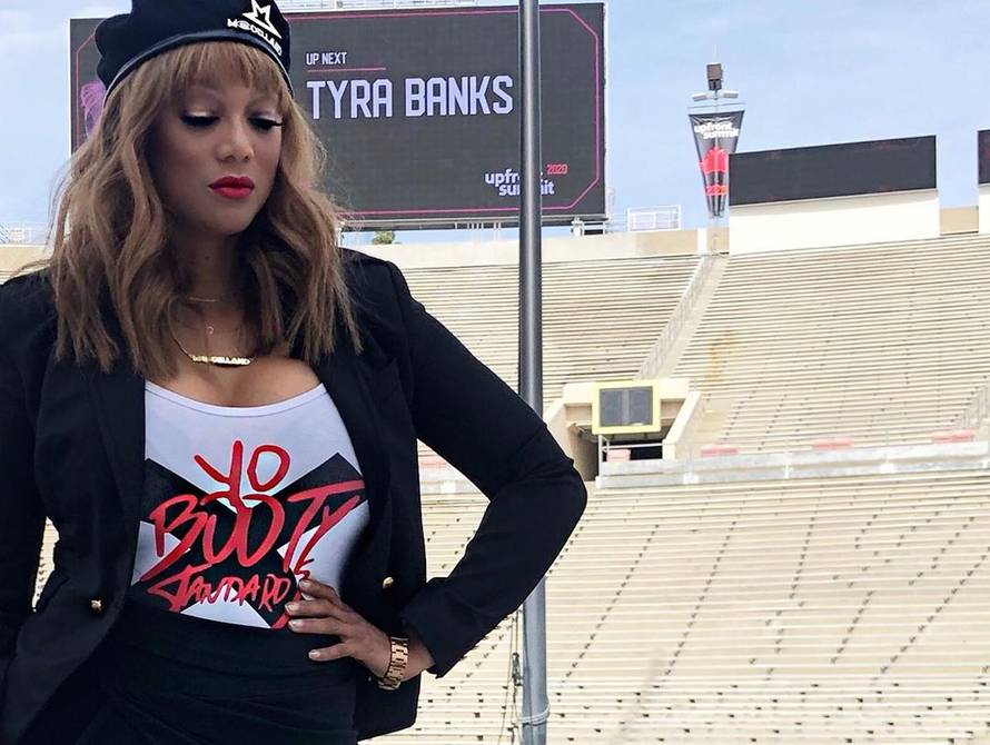 Paparazzi 'ulovili' Tyru: Šetala bez šminke i u širokoj odjeći...