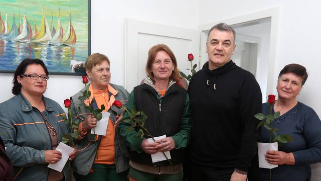 Radnicama 'Zelenila' na poklon ruže, 400 kuna i slobodan dan