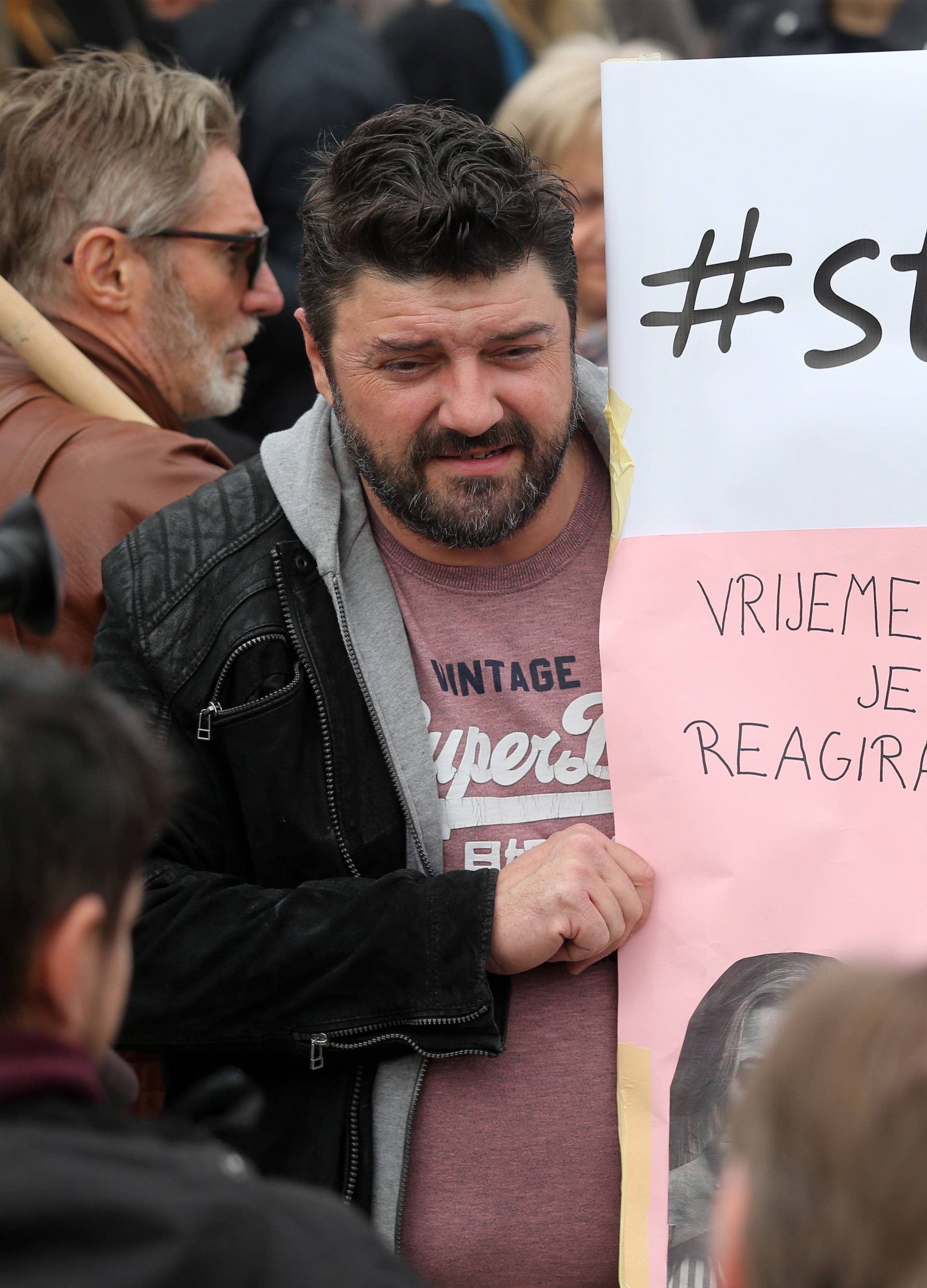 Uz Veljaču i kćer Lenu ponosno je stajao i bivši suprug Čuček