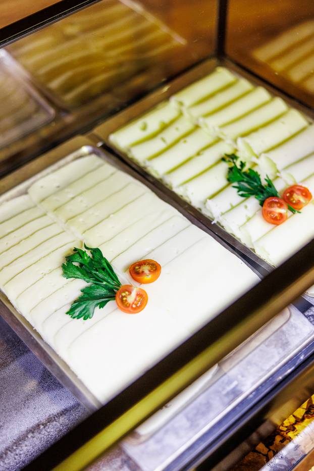 FOTO Zavirite u prvi brod-hotel u Hrvatskoj: Noćenje na ovom brodu u Rijeci ima posebnu čar