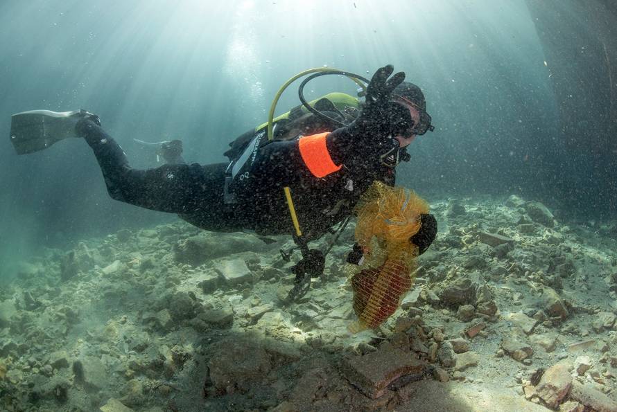 Uklonjeno više od 20 kubika otpada nagomilanog na dnu Jadrana kod Biograda na Moru