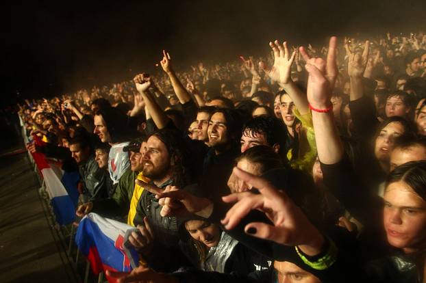 ARHIVA - 2010. Zagreb: Metallica na Hipodromu oduševila preko 30 tisu?a fanova, a kiša je lijevala kao iz kabla