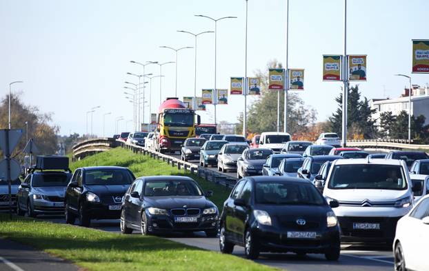 Zagreb: Velike prometne gužve zbog radova na podvožnjaku Savska cesta - Slavonska avenija 