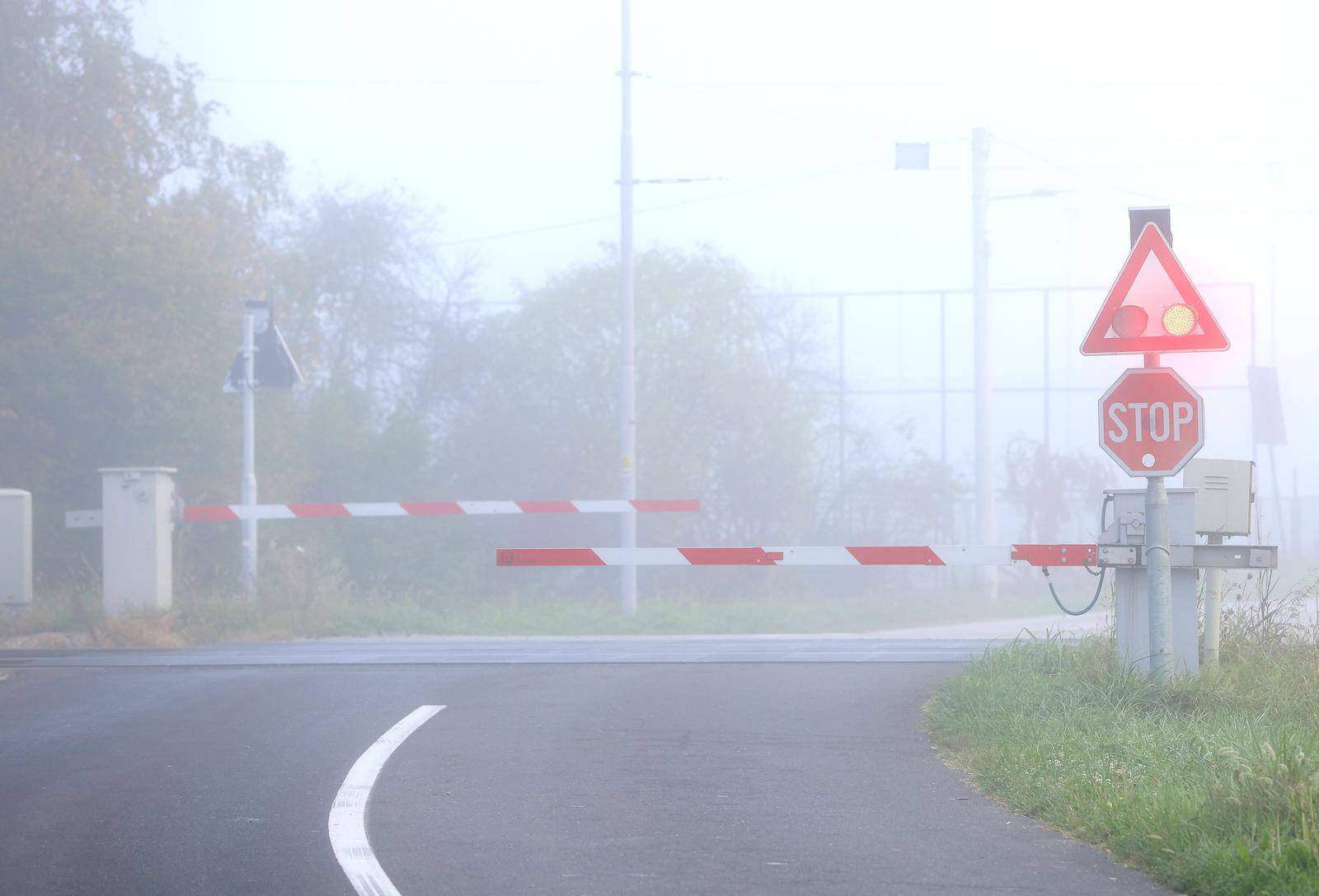 Teretni vlak naletio na osobni automobil na pružnom prijelazu Sesvetski Kraljevec - Dumovec