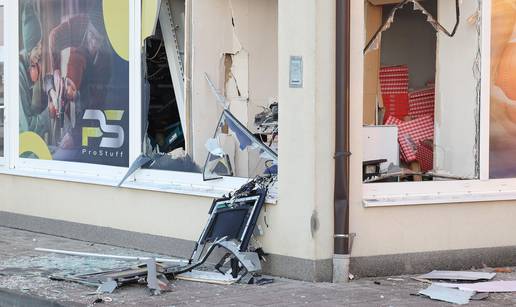 Usred noći raznijeli bankomat u Klinča Selima i opljačkali ga