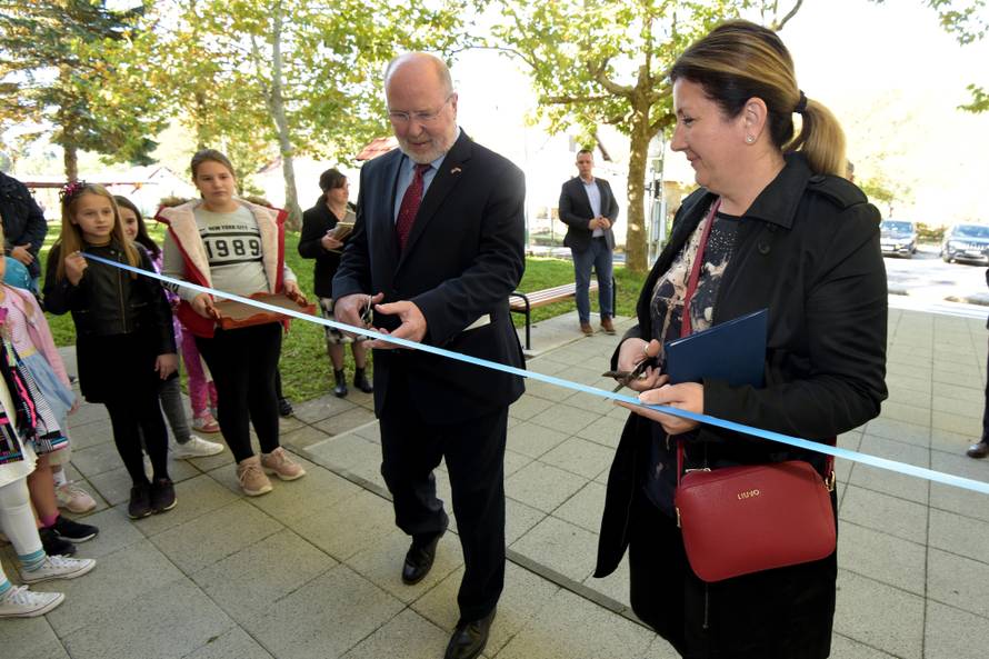 Pupovac i Kohorst otvorili su Spomen dom borcima NOB-a
