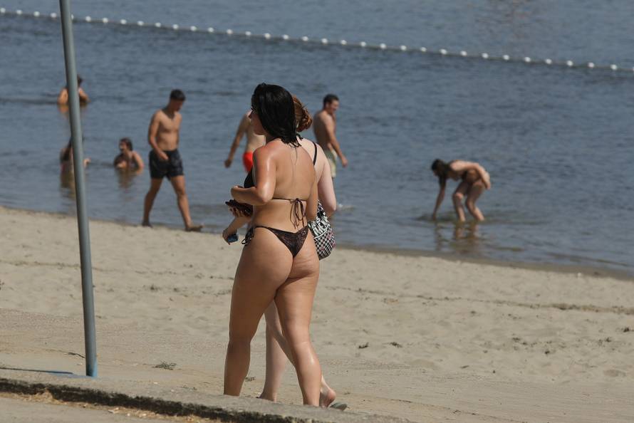 Osijek: Građani potražili osvježenje na Kopiki