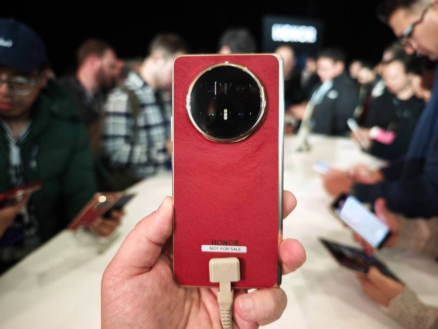 VIDEO Honor pomiče granice: Magic V6 je nevjerojatno tanak  i ima impresivnu bateriju