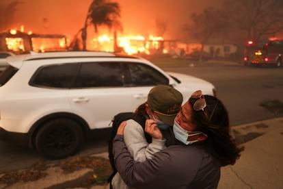 FOTO Gori i Hollywood, petero mrtvih: 'Ovo je Armagedon!'