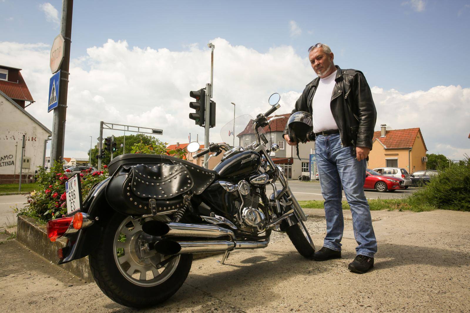 Branitelj pomaže siromašnima: 'Prodat ću svoj motocikl da 35 djece iz Vukovara ode na more'