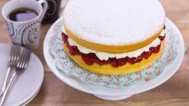 Tim slastičara otkrio recept za biskvit-tortu kraljice Viktorije