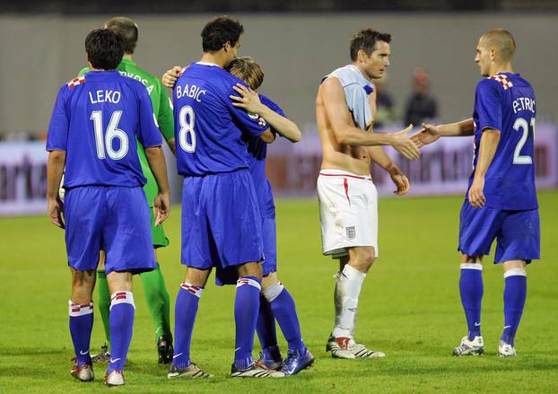 ARHIVA - 2006. Zagreb: Vatreni i "maksimirska krtica" srušili su Englesku 