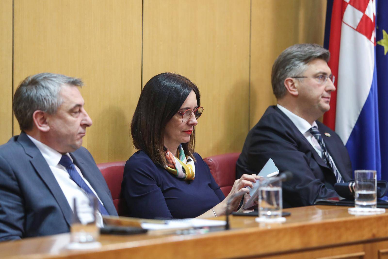 Zagreb: Rasprava o nepovjerenju ministrici Blaženki Divjak