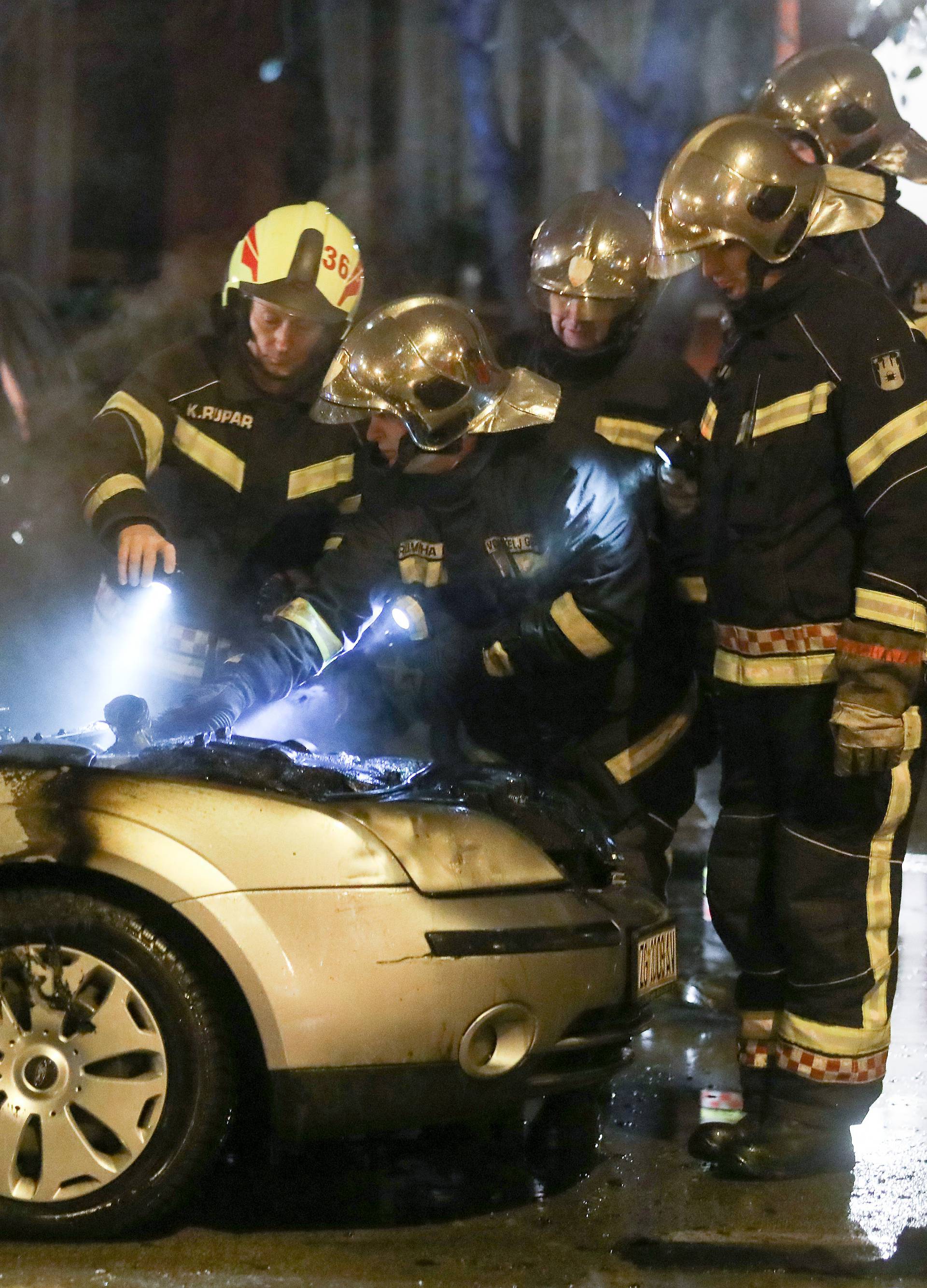 Planuo automobil na zapadnom dijelu grada, čule se eksplozije