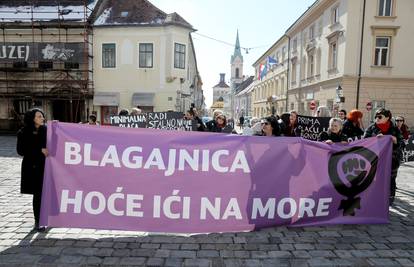 Prosvjed žena pred Vladom: Predale Plenkoviću zahtjeve