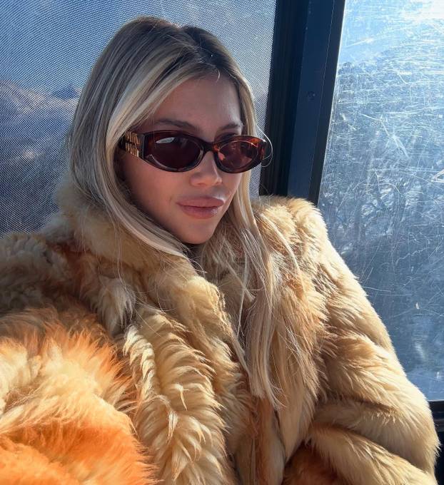 FOTO Godina nova, a Wanda po starom. Tange, bujni dekolte i novi partner: 'Prava ljubav...'