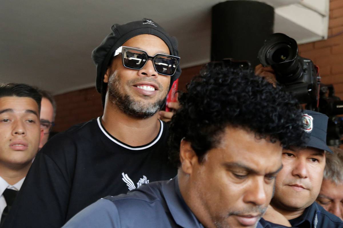 Ronaldinho izašao iz zatvora: Platio je 1.6 mil. $ jamčevine!