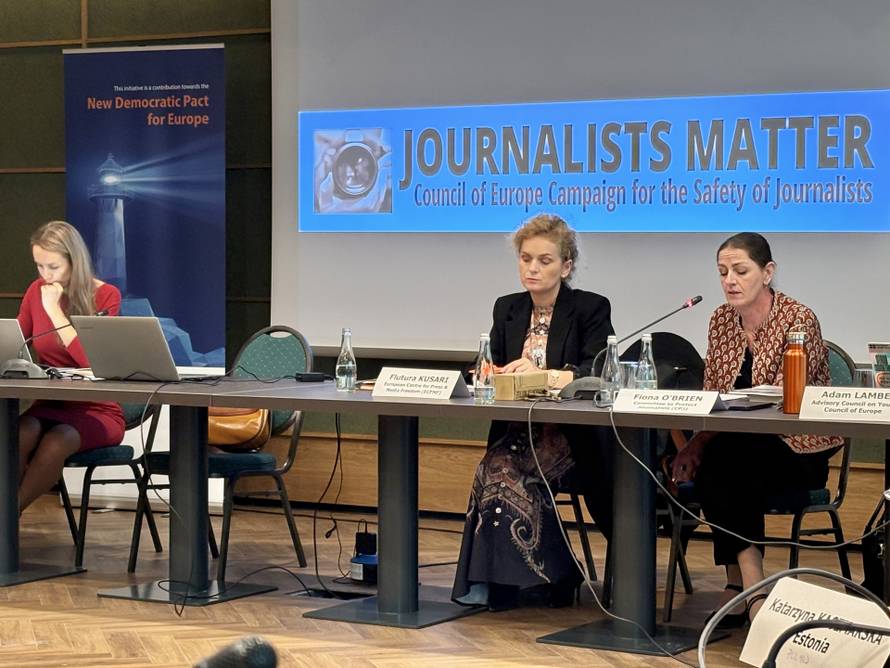 Vaniček-Fila upozorava: 'Lažne AI naslovnice prijetnja su novinarima i demokraciji'