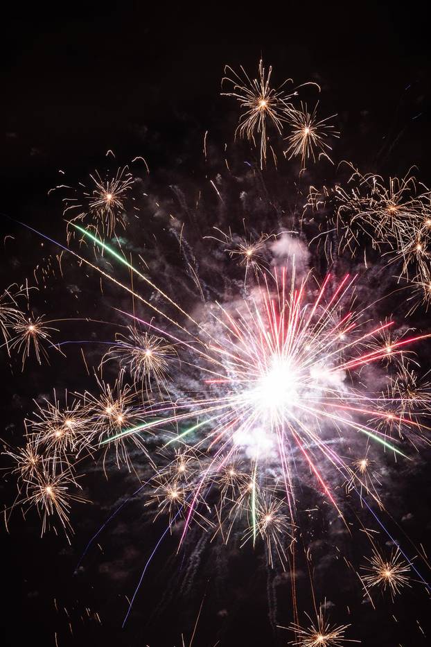 Vatromet u novogodišnjoj noći iznad Zagreba