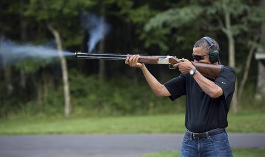 Bijela kuća je objavila dokaz da Barack Obama zna pucati