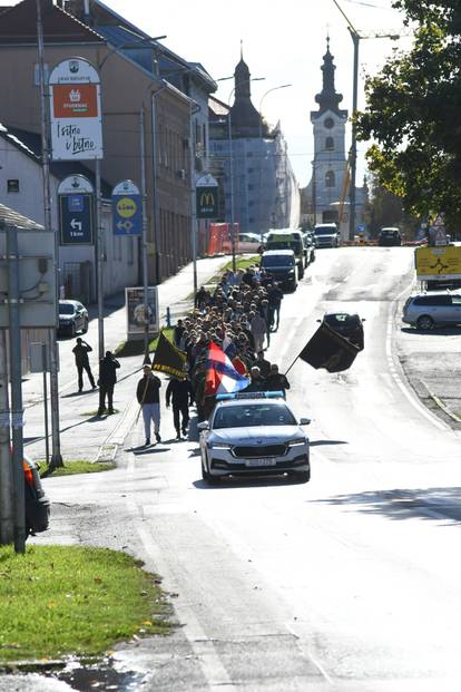 FOTO U Mimohodu pobjednika u Bjelovaru povorka s više stotina sudionika, evo tko je sve došao