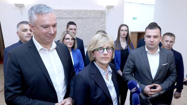 Zagreb: HSLS predao kandidacijske liste za EU parlament