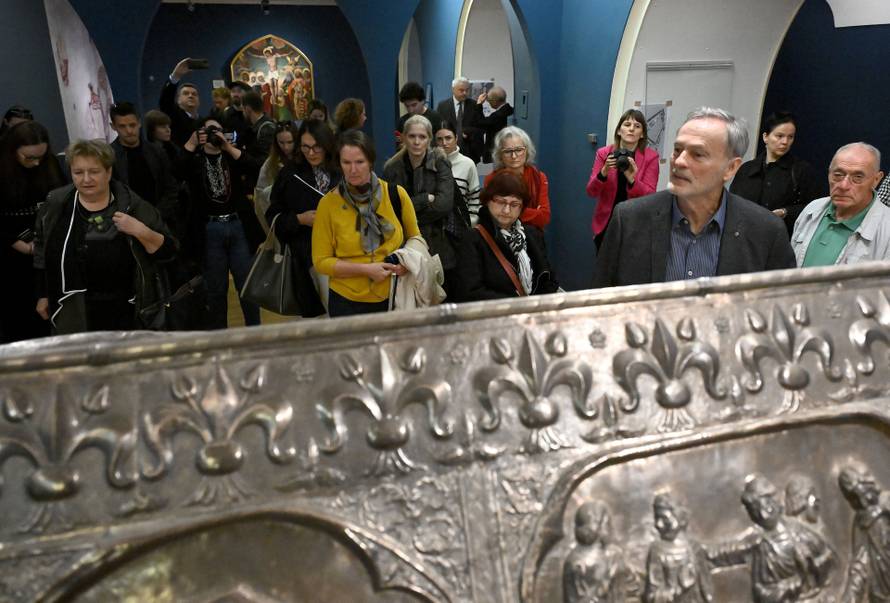 Zagreb: 1100 izlozba Hrvatskog Kraljevstva  u Klovicevim dvorima