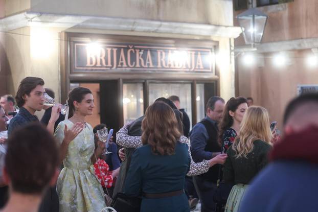 Zagreb: Obilazak kulisa i druženje s glumcima nove serije Divlje p?ele