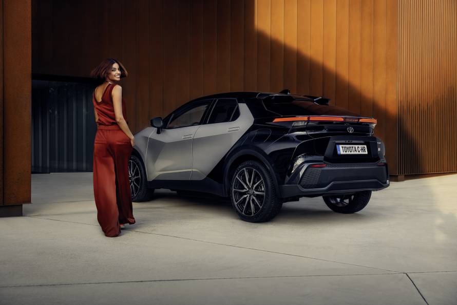 Nova nagradna: Zaigraj s nama i osvoji Toyotu Plug-In hibrid