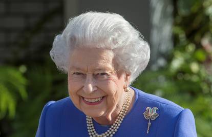 Kraljica Elizabeta II. boji nokte istim lakom dulje od 30 godina