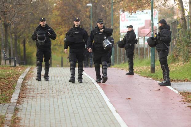 Sarajevo: Velik broj policije kod dvorane Zetra gdje će biti odigrana utakmica Eurolige između Dubaija i izraelskog Hapoela
