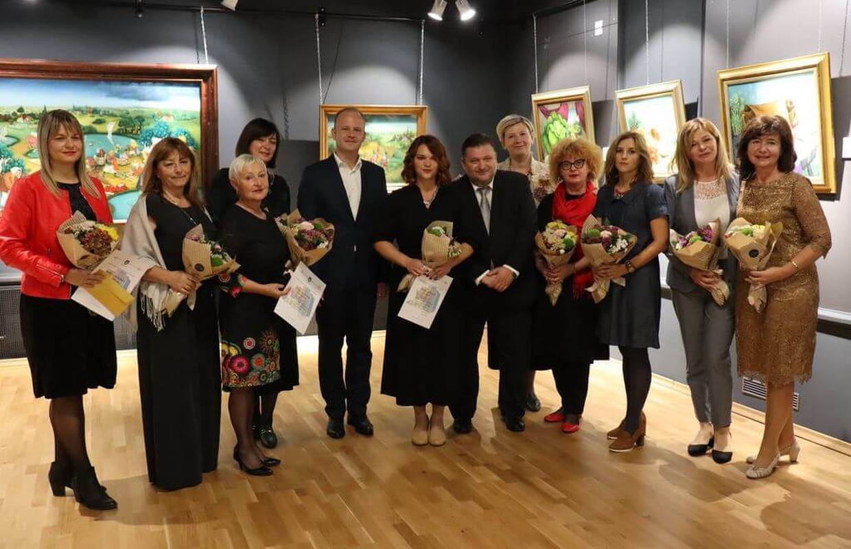 Grad Koprivnica nagradila svoje najbolje prosvjetarke, po 2000 kuna dobilo je pet nastavnica