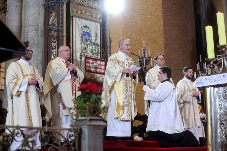 Zagreb: Misa polnoćka nakon pet godina slavi se u katedrali