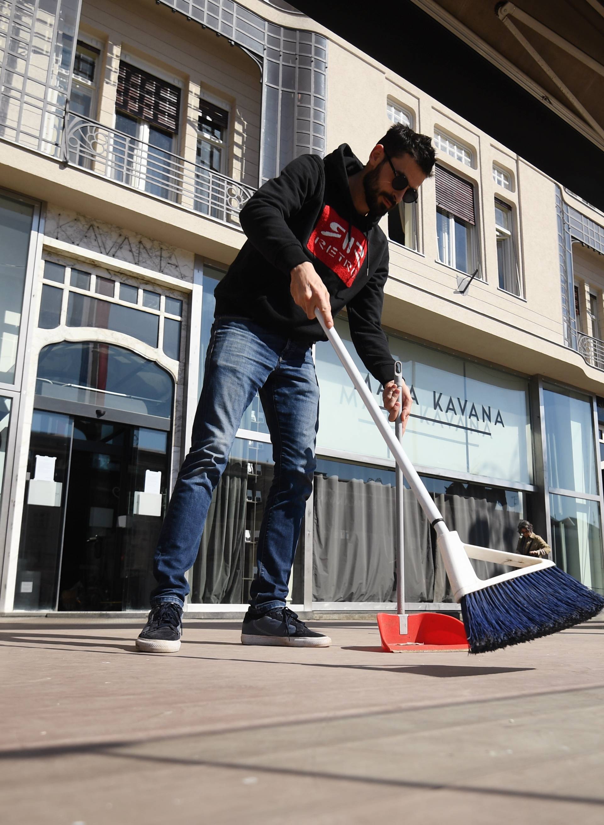 Zagreb: Mala kavana na Trgu bana Jelačića od danas je zatvorena