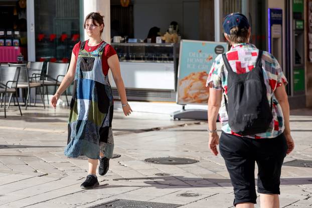 Zadar: Velik broj turista "okupirao" je središte grada