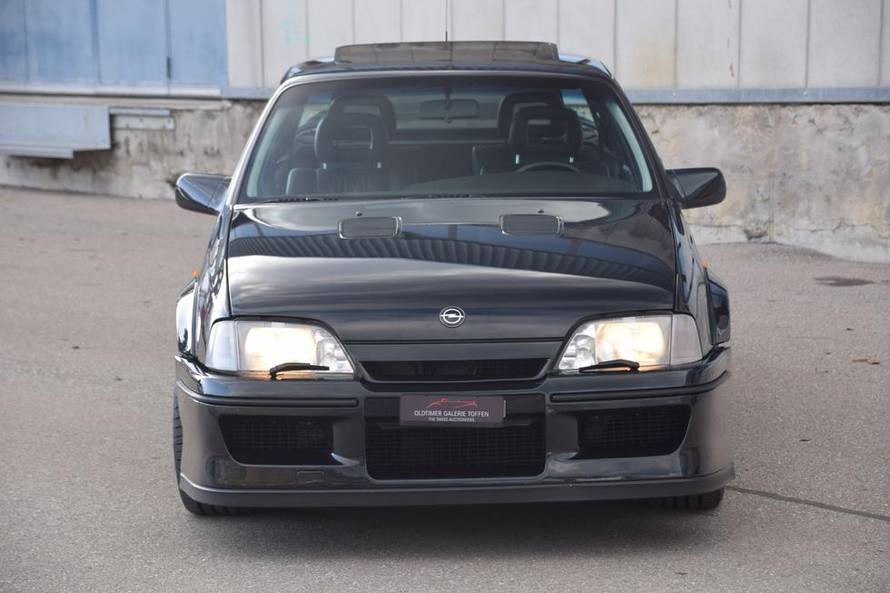 Želite li ovu Opel Omegu trebat ćete pripremiti 500.000 kuna