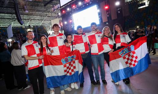 FOTO Pogledajte kakva je atmosfera na velikom koncertu 'Hrvatska noć' u Frankfurtu...