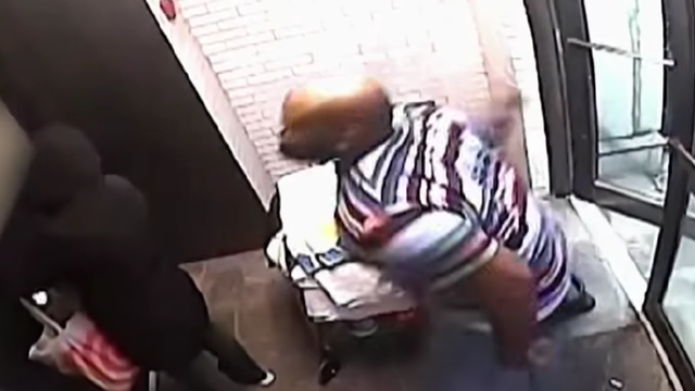 VIDEO Muškarac u Americi 125 puta udario Azijatkinju: Prišao s leđa, gazio ju nogom i pljuvao