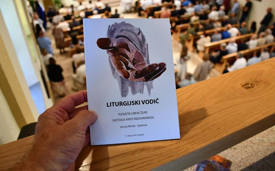 'Hvala dragome Bogu, naša župa je dobila moći sv. Ante iz Padove i svetog pape Pia X.'