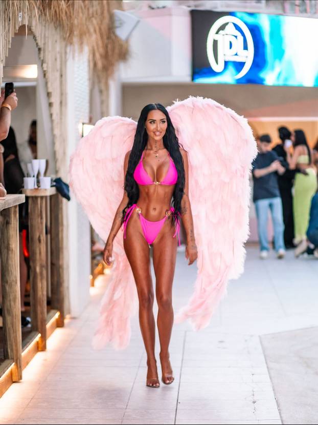 FOTO Ima top tijelo i tajnim poslom zarađuje bogatstvo: 'Ne tražite me novac, nađite posao'