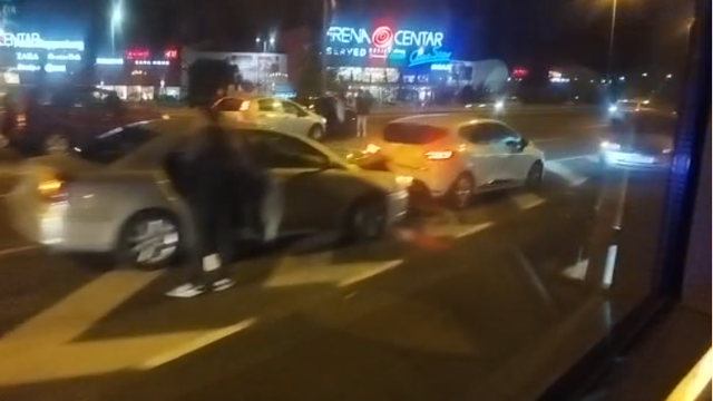 VIDEO U blizini Arena centra sudarila se četiri automobila