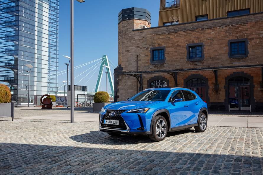 Električni Lexus s jamstvom na bateriju do milijun kilometara