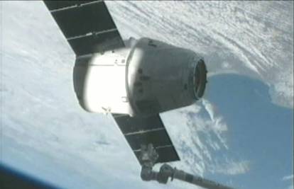 Riješili kvar i spojili Dragon: Poslali su i svježe voće na ISS